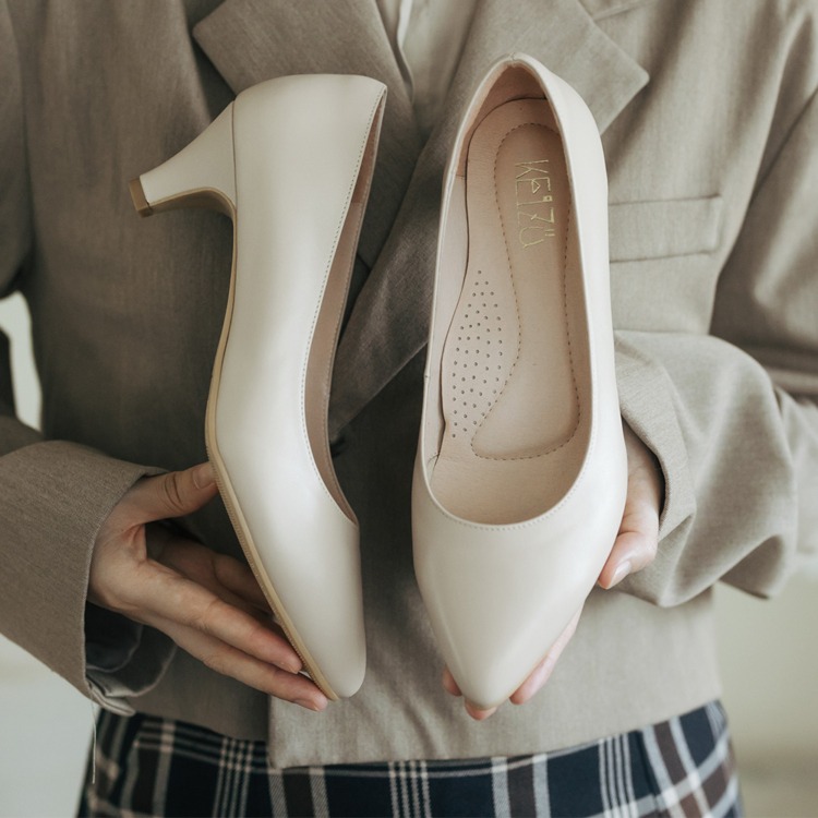簡約步履∥尖頭素面跟鞋∥米白