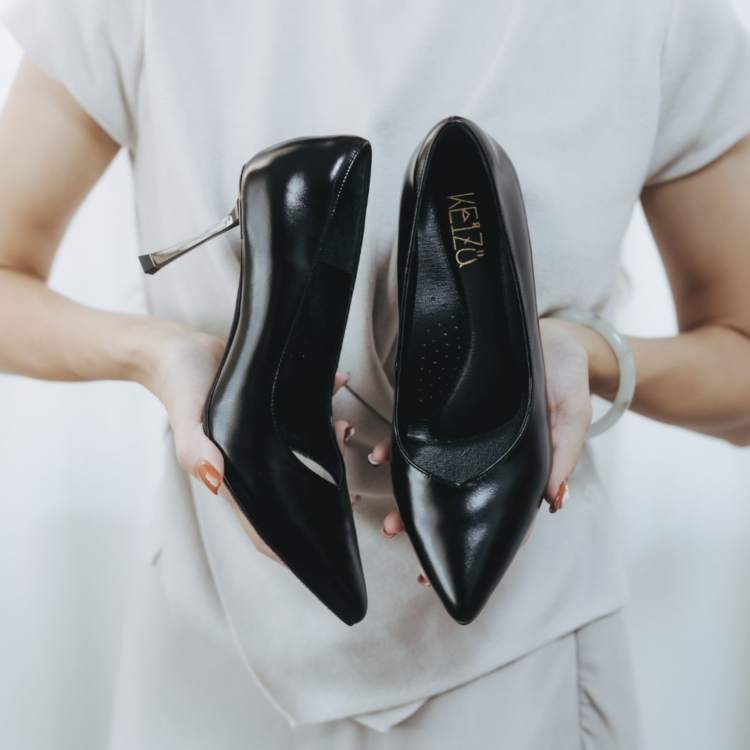 Élise獨立之心∥7cm油皮金屬超穩跟∥黑