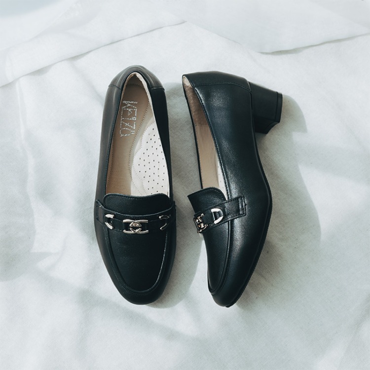 質感都會∥飾釦樂福中跟鞋∥黑